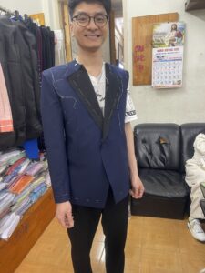 Thử vest cưới trước ngày cưới