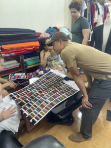 chon chất liệu : xưởng may vest nam Đồng Nai