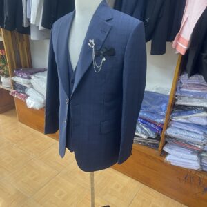 Mẫu vest chú rể màu xanh navy may đo tại Veston Anh Tuấn đồng nai